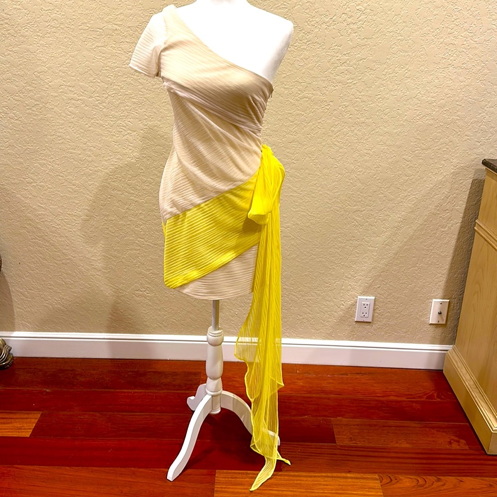 BCBGeneration One Shoulder- Cream & Yellow